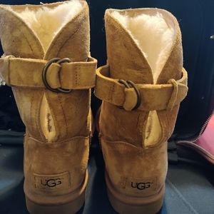 Ugg remora size 10 US